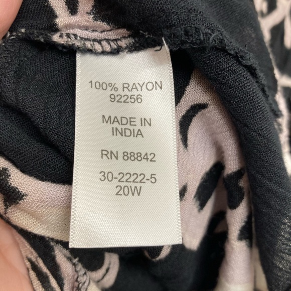 Roaman’s Floral 3/4 Sleeve Ruffled Blouse Size 20W - Picture 6 of 10